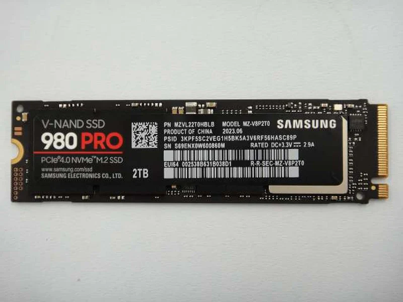 SAMSUNG M.2 2280 NVMe SSD 2TB MZ-V8P2T0