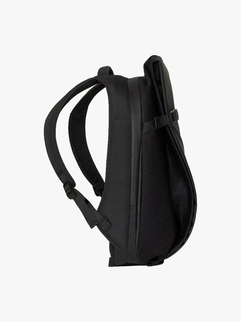 Isar M Obsidian Black