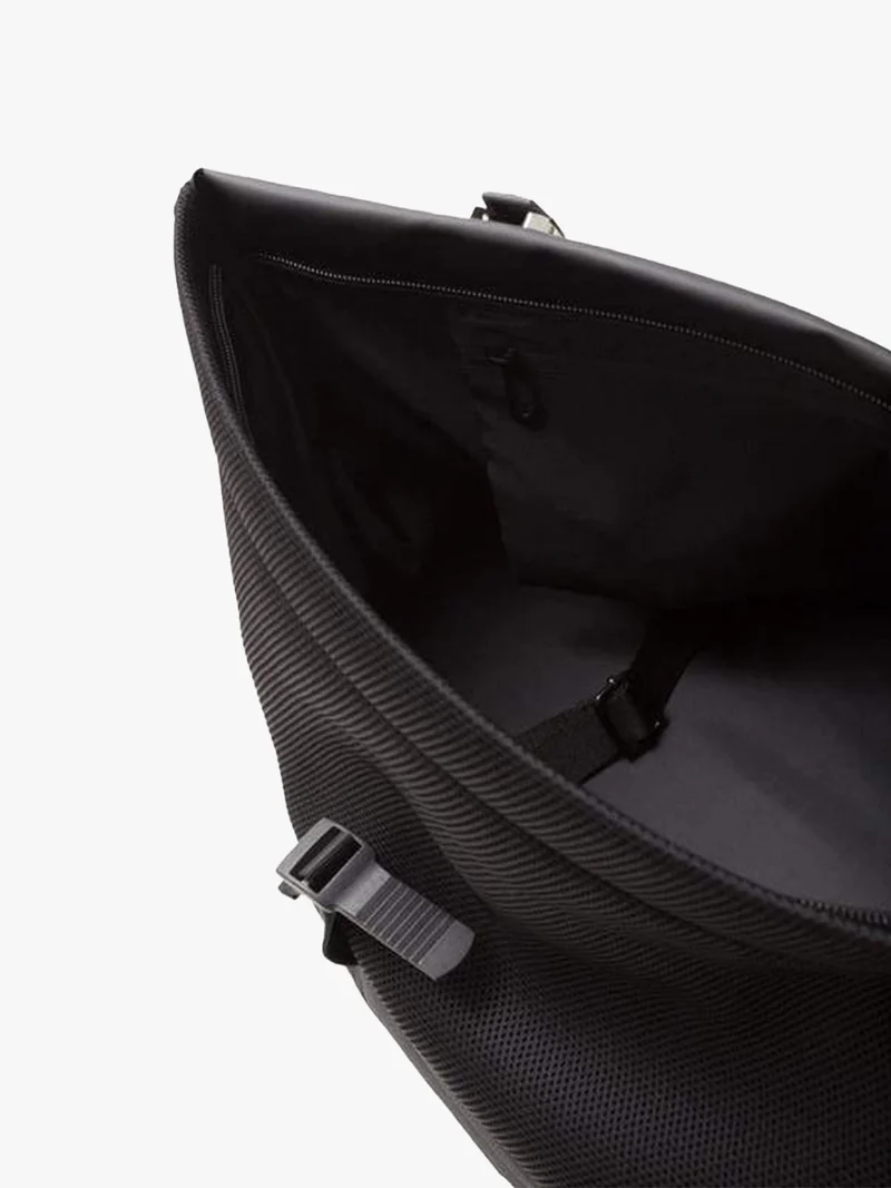 Isar M Obsidian Black