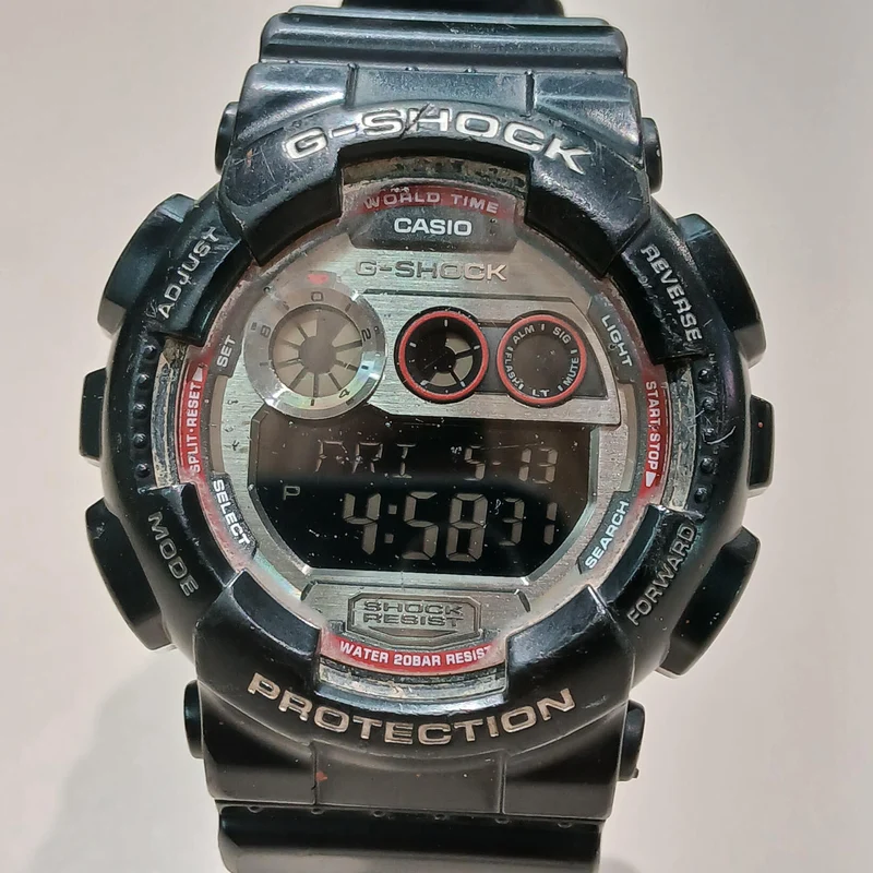 CASIO G-SHOCK NOIR/ROUGE/GD-120TS/État à considérer