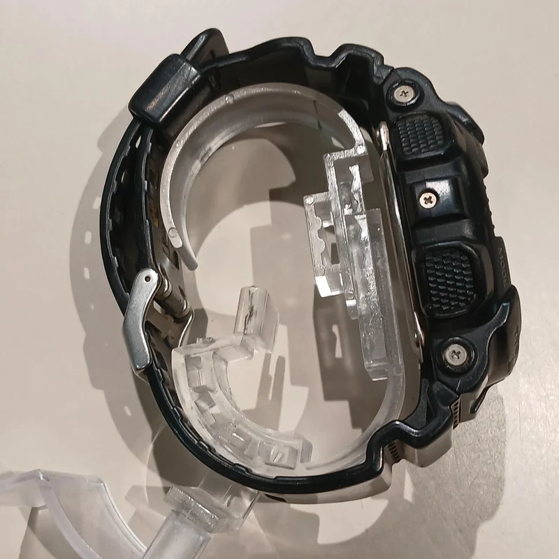 CASIO G-SHOCK NOIR/ROUGE/GD-120TS/État à considérer