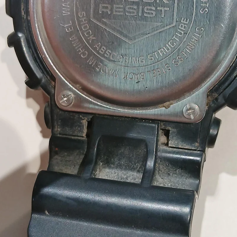 CASIO G-SHOCK NOIR/ROUGE/GD-120TS/État à considérer