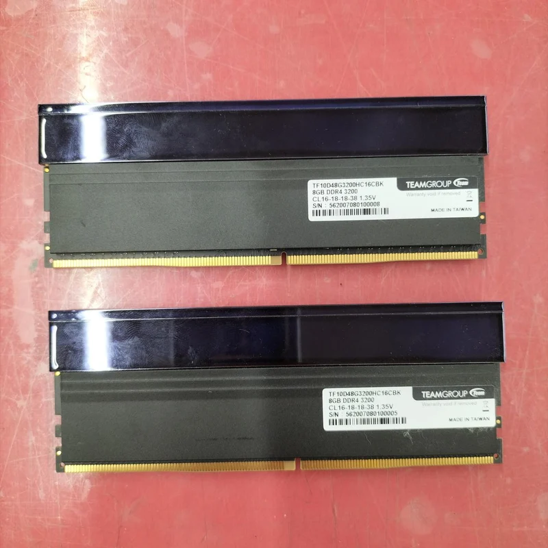 TEAM PC Memory TF10D432G3200HC16CDC01
