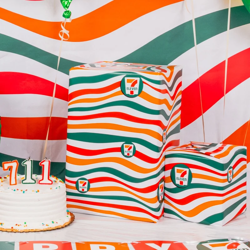 7-Eleven® Wavy Wrapping paper