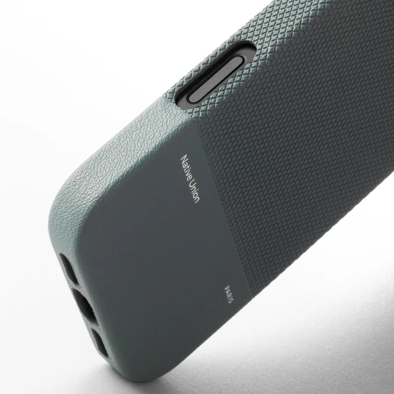 (Re)Classic Case for iPhone 17