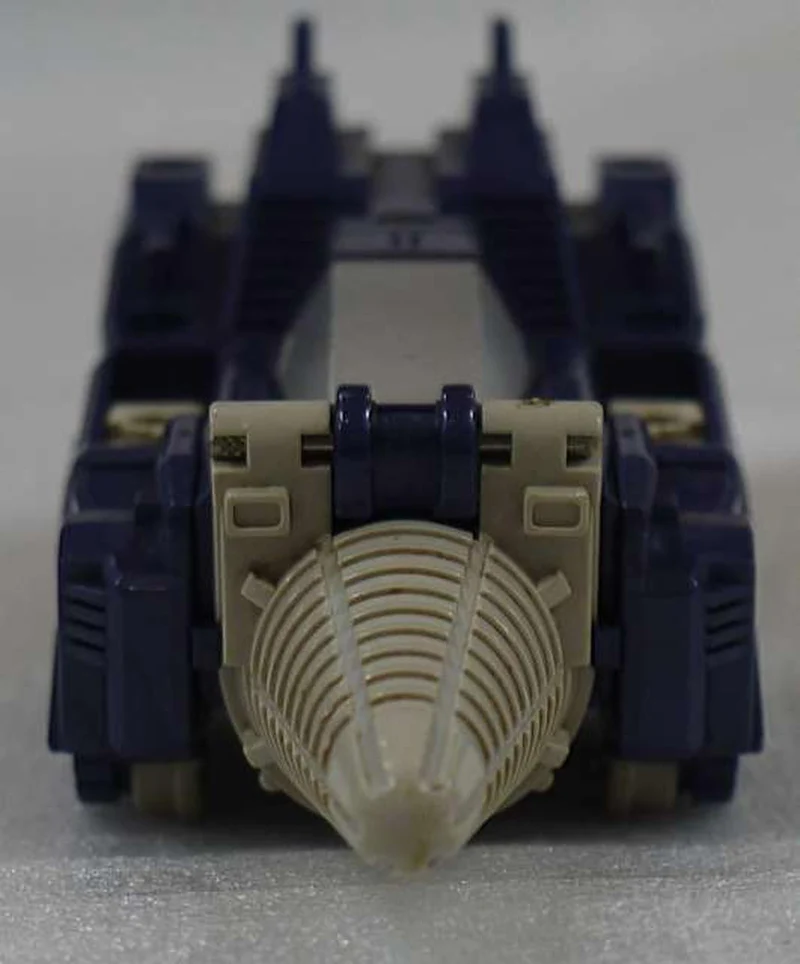 Figurine en vinyle souple de robot TAKARA avec corne de foreuse