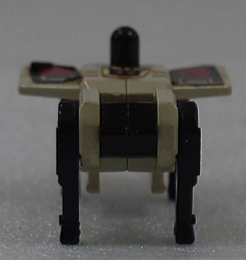 Figurine en vinyle souple de robot TAKARA avec corne de foreuse