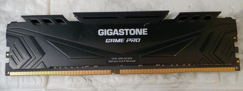 GIGASTONE Memory: DDR4 16GB×2