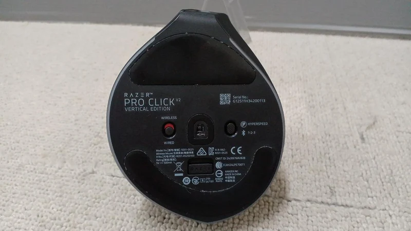 RAZER Wireless Mouse PRO CLICK V2 (RZ01-05250100-R3A)