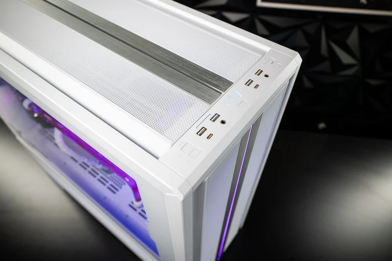 X-10 CASE WHITE