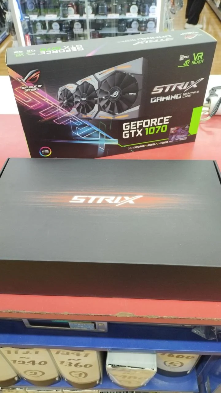 ASUS Graphics Board: STRIX GEFORCE GTX 1070-08G