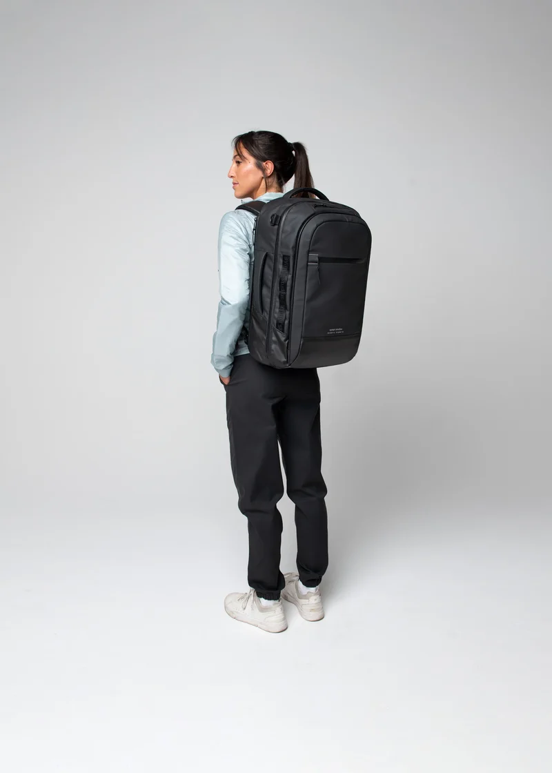 Travel Backpack 35L (Display Unit)