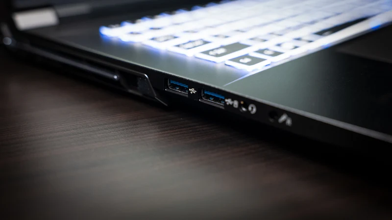 XM-10 U9 275HX RTX 5080 18" 2K 240HZ LAPTOP