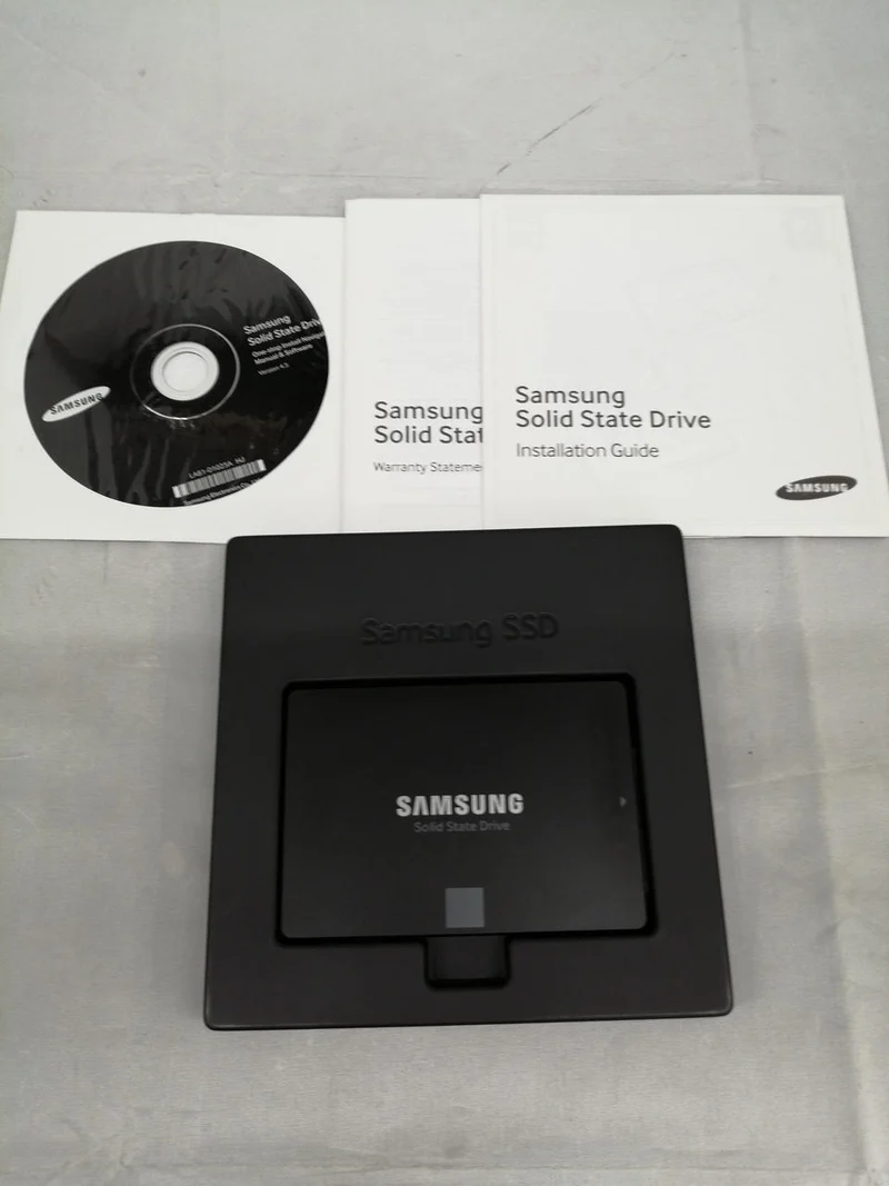 SAMSUNG SSD (500GB) MZ-75E500