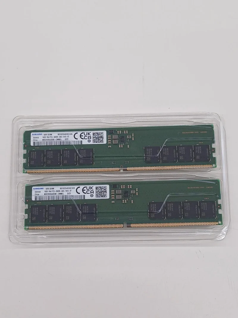 Mémoire SAMSUNG DDR5 16 Go × 2 M323R2GA3EB0-CWM0L