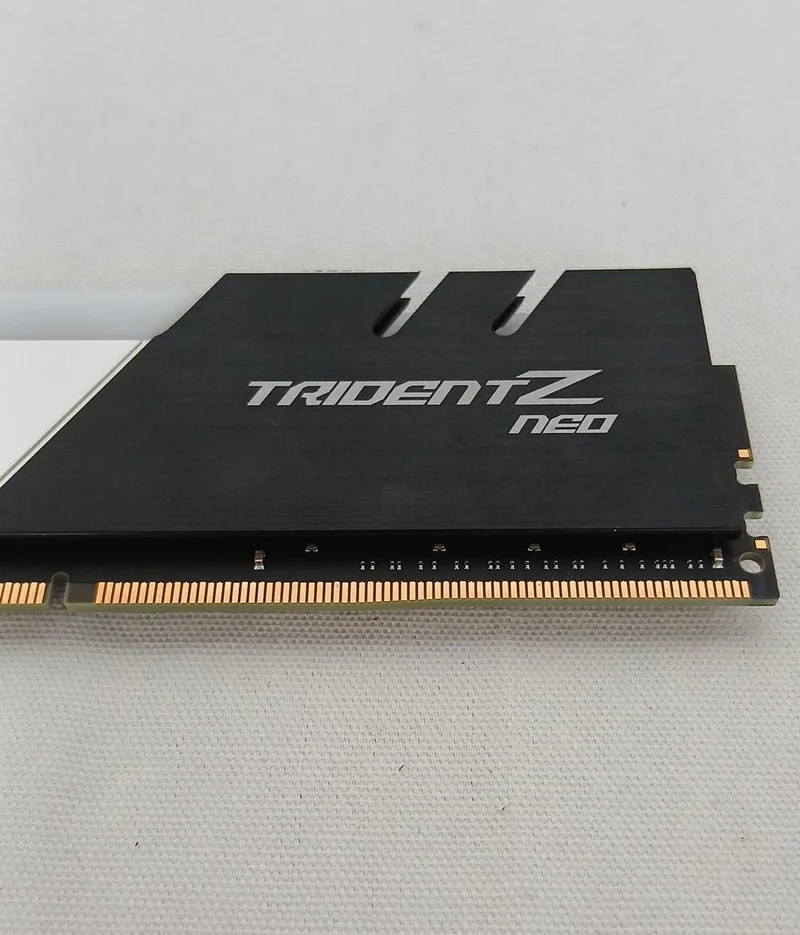 Mémoire de bureau G.SKILL F4-3200C16D-32GTZN