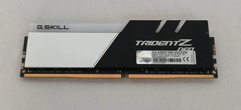 Mémoire de bureau G.SKILL F4-3200C16D-32GTZN