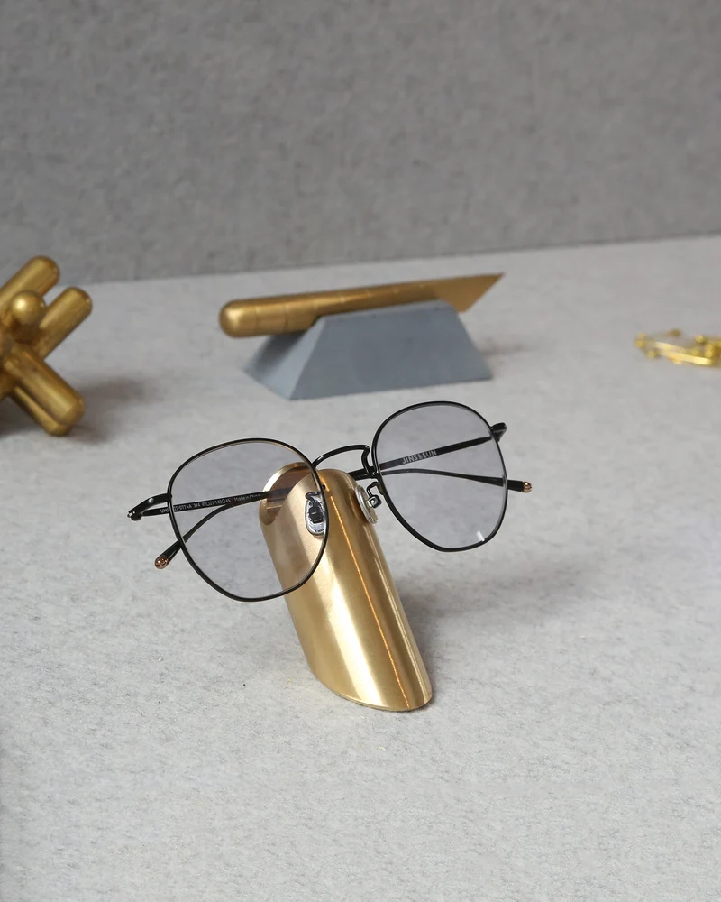 Eyewear Stand