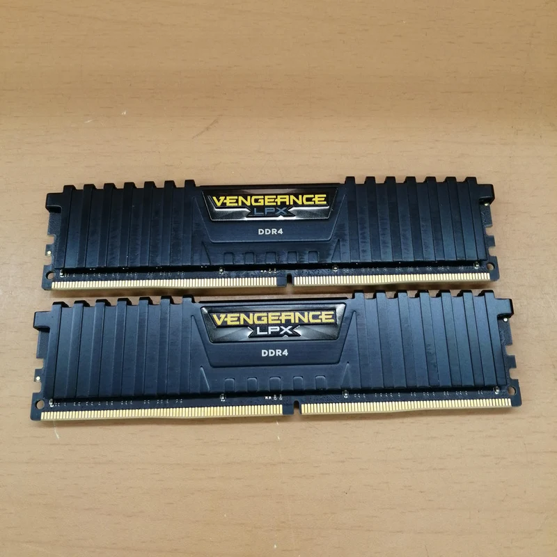 CORSAIR Memory (2 8GB sticks) CMK16GX4M2A2666C16