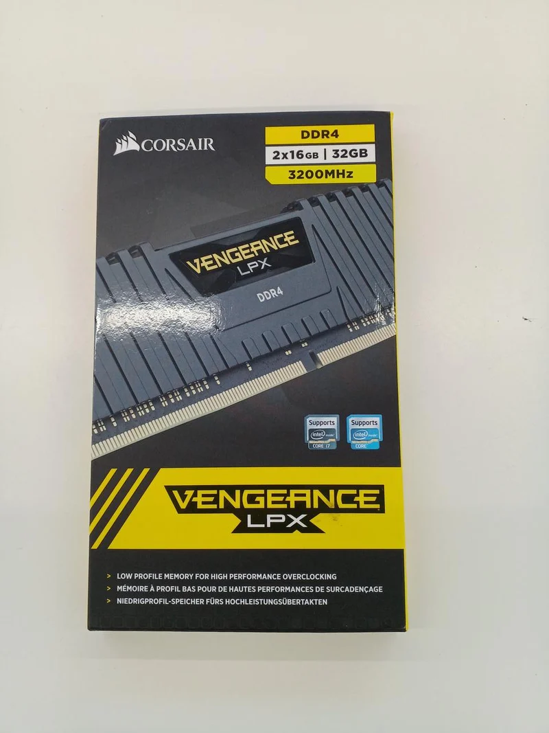 CORSAIR Desktop memory (DDR4/3200) CMK32GX4M2E3200C16
