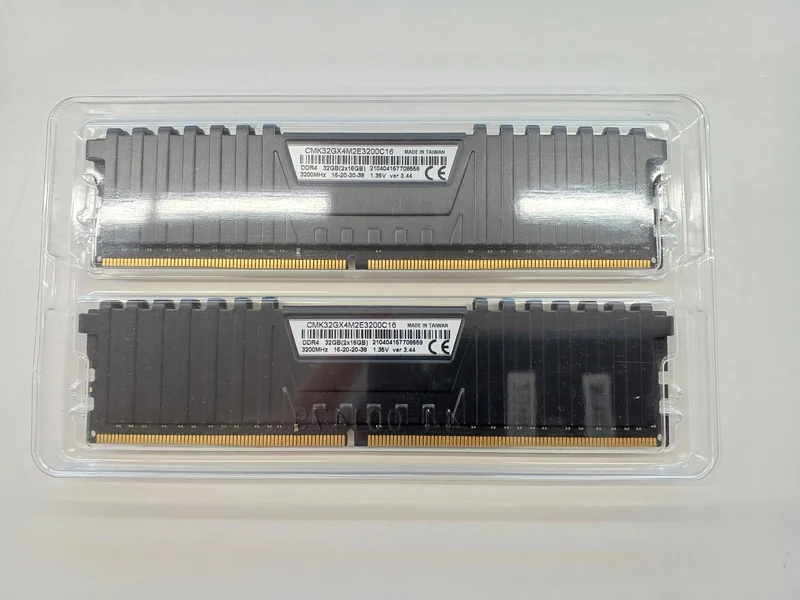 CORSAIR Desktop memory (DDR4/3200) CMK32GX4M2E3200C16
