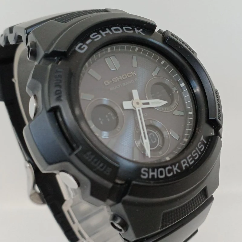 Montre radio solaire CASIO G-SHOCK AWG-M100B