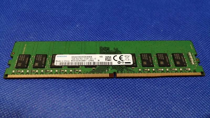 SAMSUNG DDR4 Desktop RAM 16GB x1 M391A2K43BB1-CPBQ