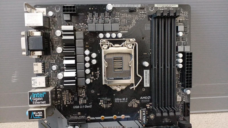 ASROCK Motherboard: Z39 PRO4