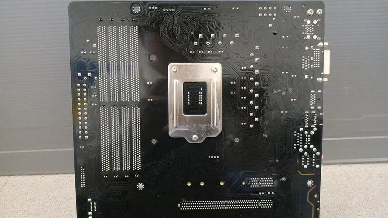 ASROCK Motherboard: Z39 PRO4