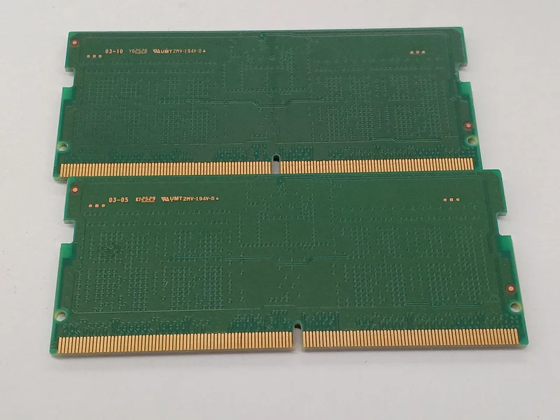 SAMSUNG PC5-44800 (DDR5-5600B) 8 Go (2 barrettes) M425R1GB4PB0-CWM0D