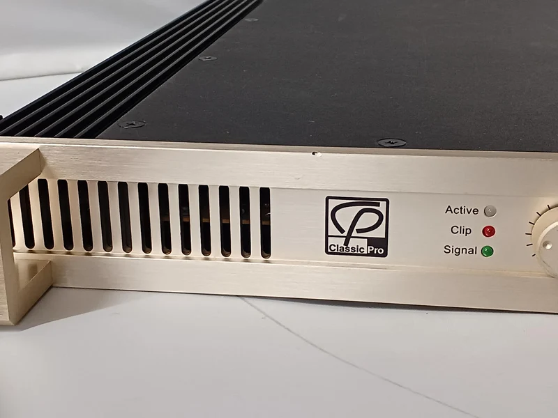 CLASSIC PRO Power Amplifier CP600