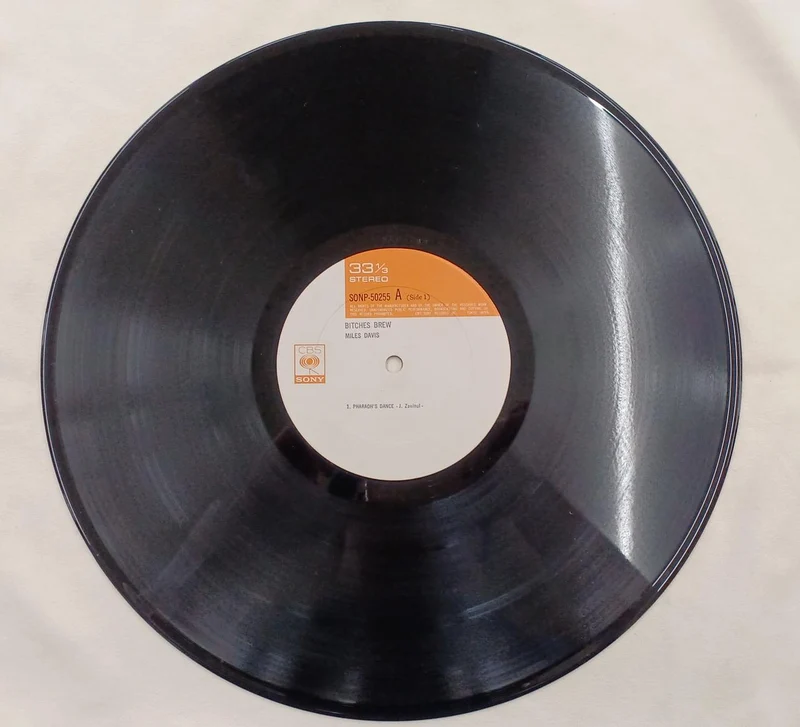 SONY Record MILES DAVIS BITCHES BREW