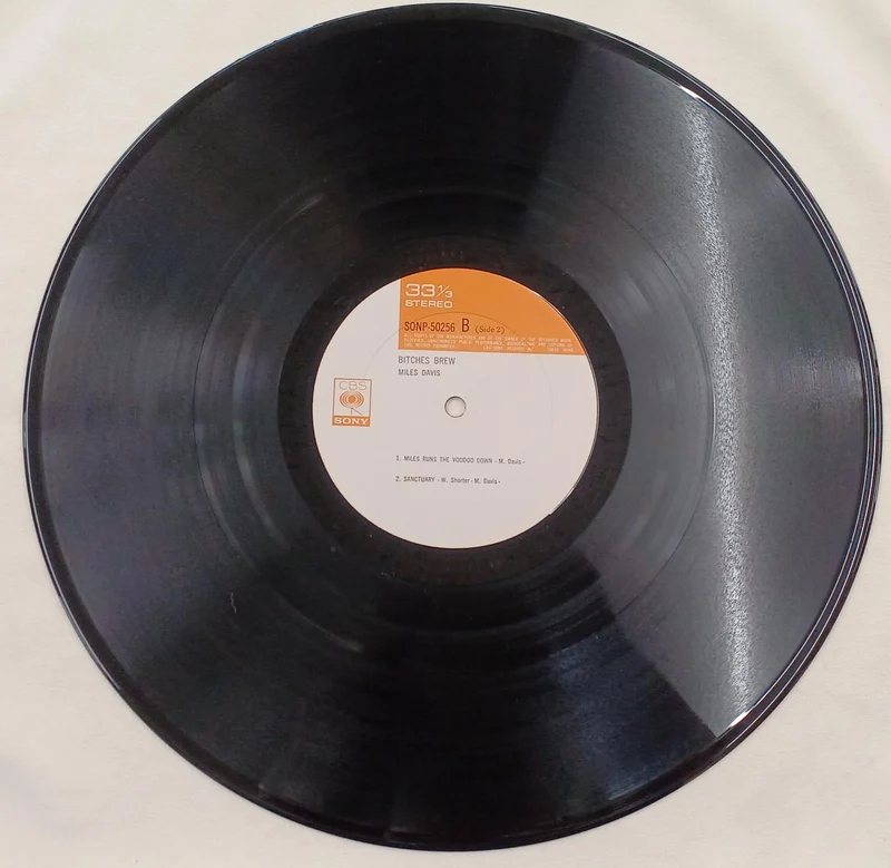 SONY Record MILES DAVIS BITCHES BREW