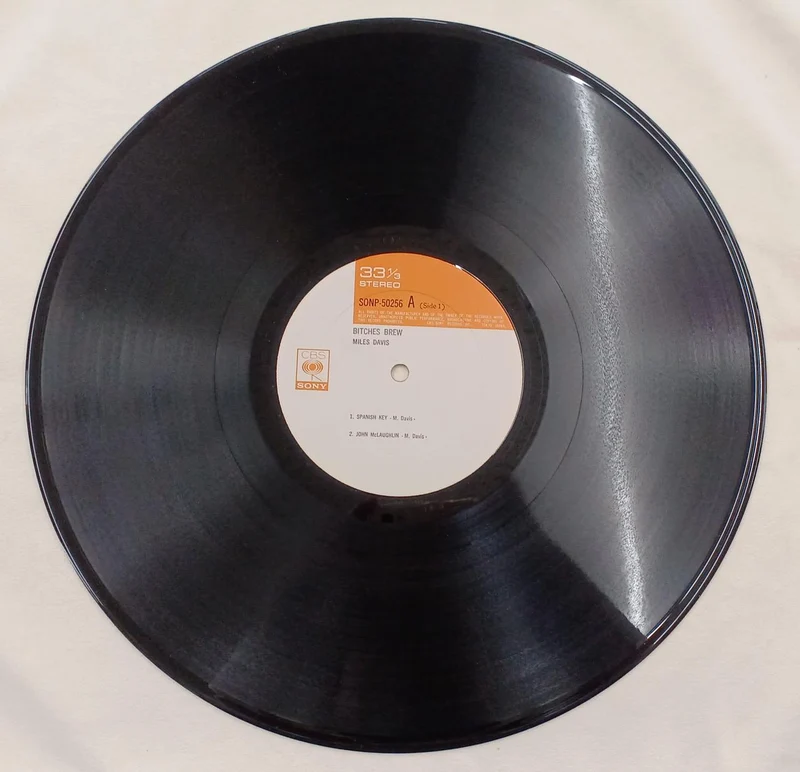 SONY Record MILES DAVIS BITCHES BREW