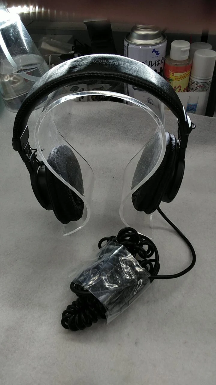 SONY Monitor headphones MDR-7506 (ear pads deteriorated)