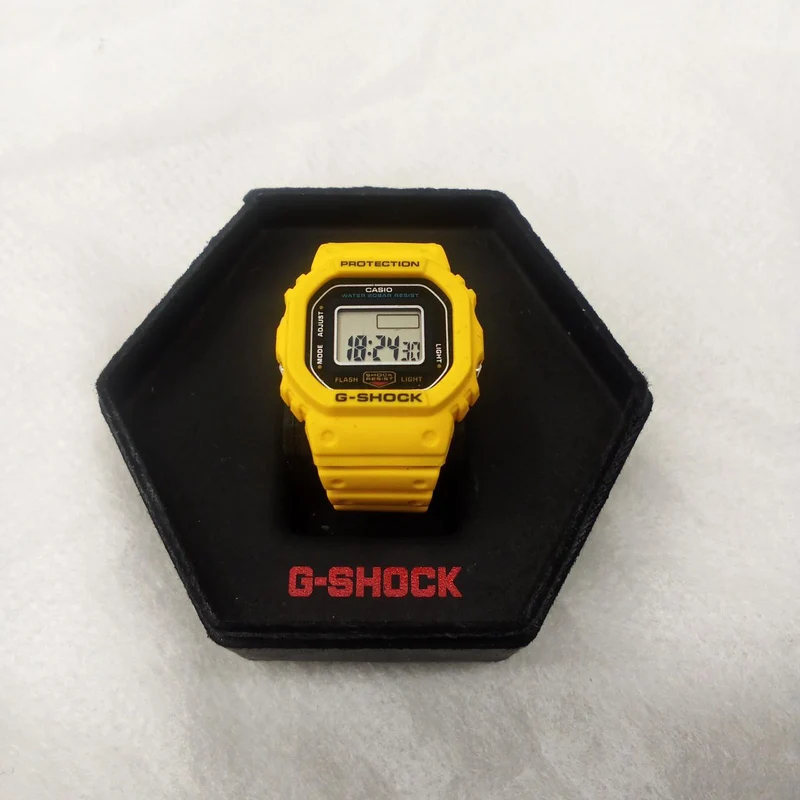 Montre CASIO Quartz G-SHOCK NANO DWN-5600-9JR