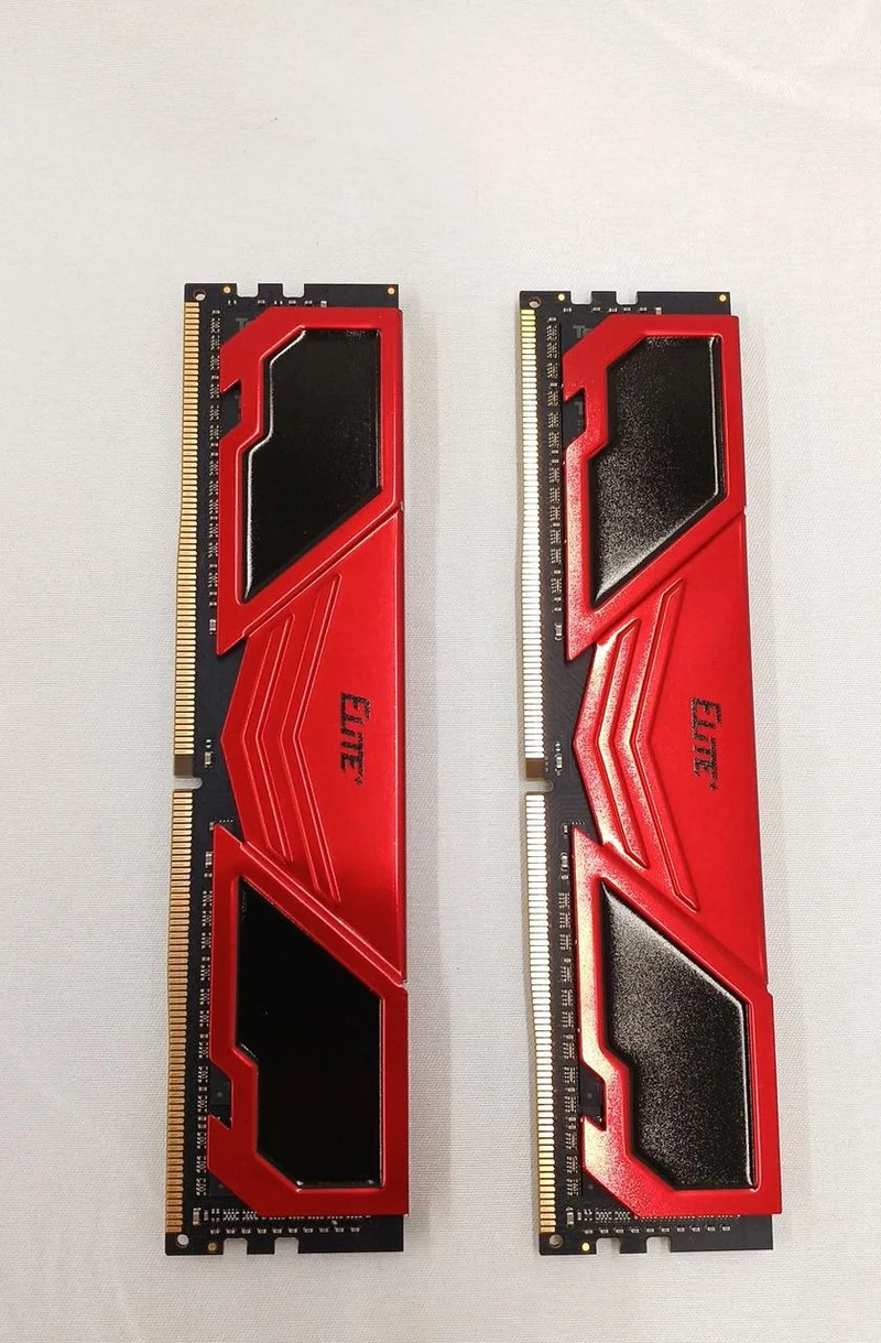 Mémoire TEAM GROUP DDR4 Série ELITE 8 Go x2