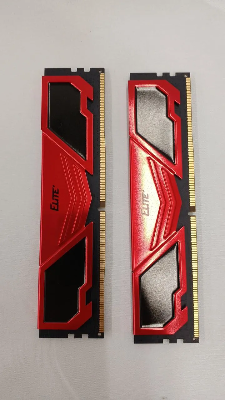 Mémoire TEAM GROUP DDR4 Série ELITE 8 Go x2