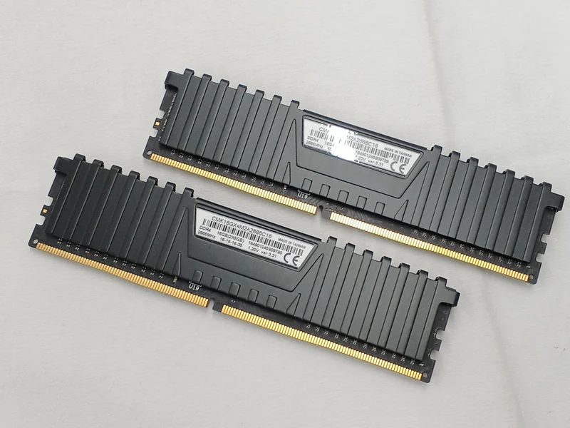 CORSAIR DDR4 Memory (16GB) CMK16GX4M2A2666C16