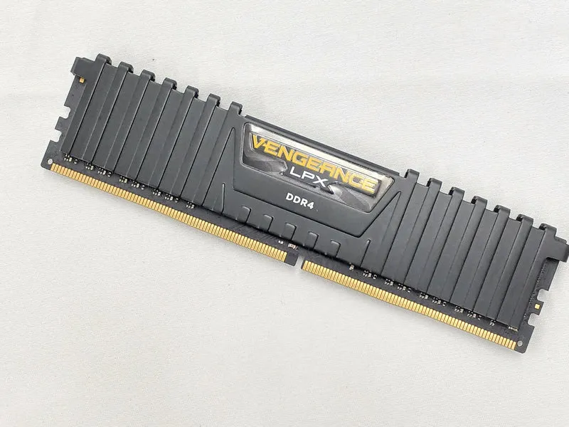 CORSAIR DDR4 Memory (16GB) CMK16GX4M2A2666C16