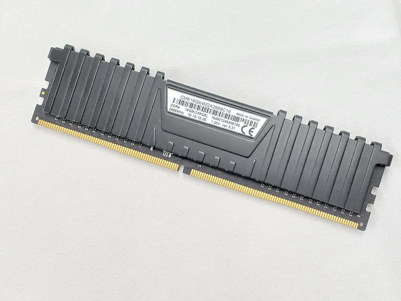 CORSAIR DDR4 Memory (16GB) CMK16GX4M2A2666C16