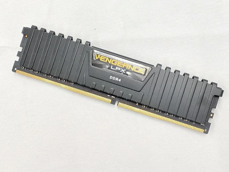CORSAIR DDR4 Memory (16GB) CMK16GX4M2A2666C16