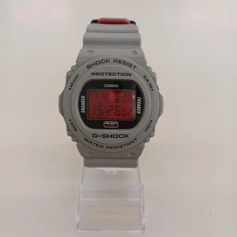 Écran LCD CASIO irrégulier ? Oui DW-5700SF