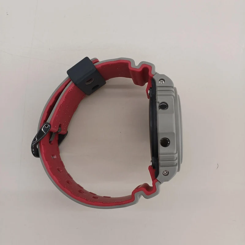 Écran LCD CASIO irrégulier ? Oui DW-5700SF