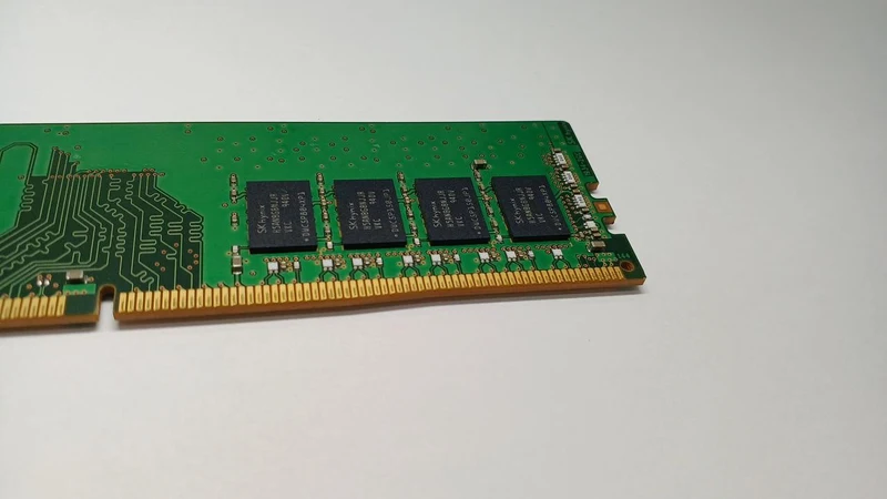 SK HYNIX Memory HMA81GU6JJR8N