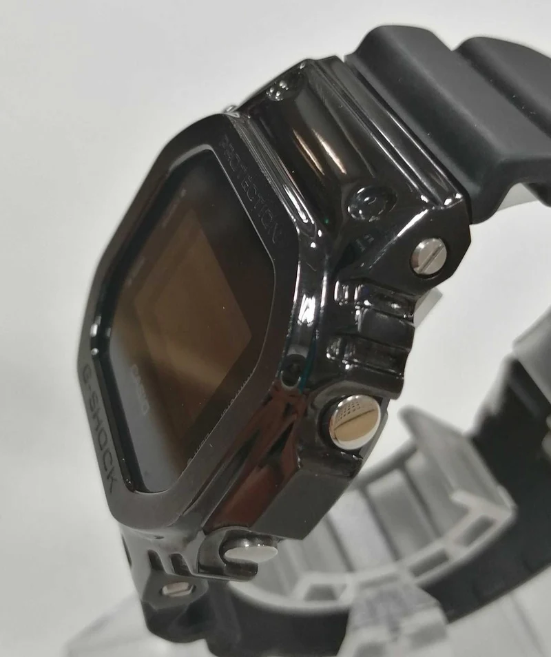 CASIO G-SHOCK GM5600SERIES GM-5600UB / Signes d'utilisation