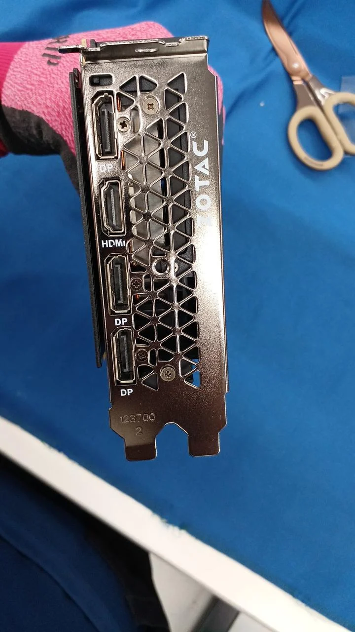 Carte graphique ZOTAC ZT-T20820F-10P
