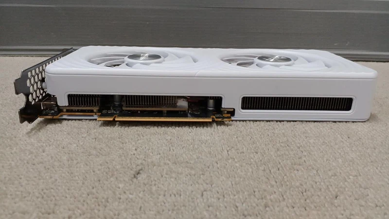 PALIT Graphics Board: NVIDIA GEFORCE RTX5060 WHITE O
