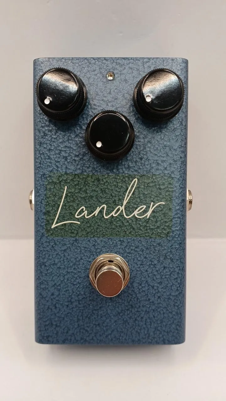 VIRTUES Effects pedal: LANDER CULT LIMITED ISS.2