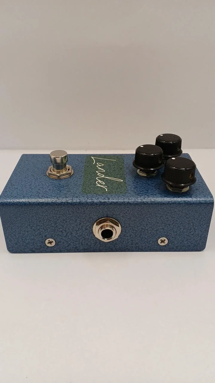 VIRTUES Effects pedal: LANDER CULT LIMITED ISS.2